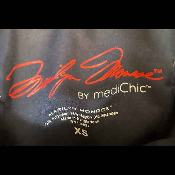 Navy scrub set - Picture 5 of 7